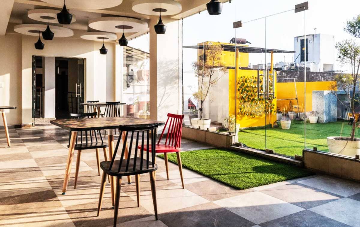 The Hostel Yard - Ivy Yard