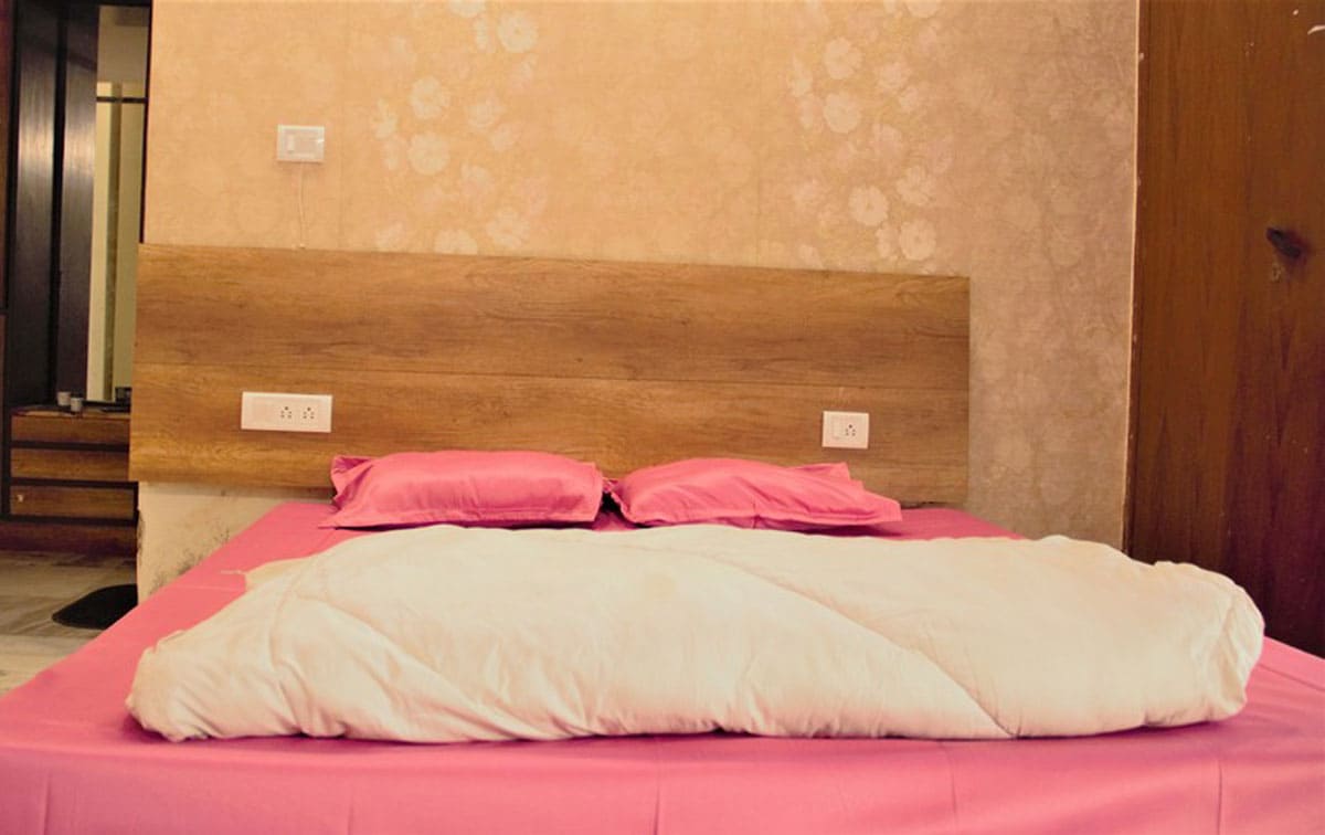 HelloWorld CityCentre (Male)